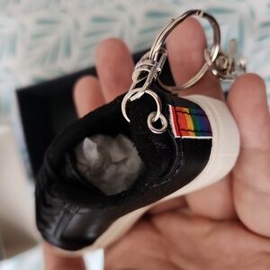 Kenneth Cole Sneaker Keychain